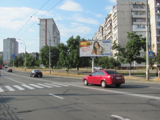 Фото рекламної площини за адресою Гайдай Зои ул., 10 (маркет "Эко-Маркет", Гастроном) направление от ст. м.  Минская
