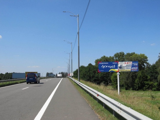 Фото рекламної площини за адресою Бориспольская трасса из Аэропорта "Борисполь", (ландшафный дизайн "Мой Сад"), (въезд на мост), левый