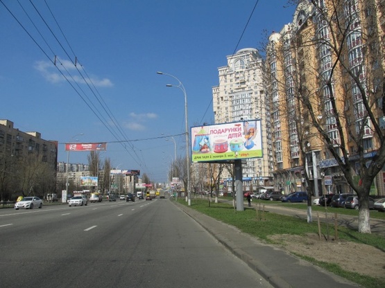 Фото рекламной плоскости по адресу Героев Сталинграда просп., 3 напротив дом №6, ("Автосоюз", ОщадБанк, Славистический Ун-т, "Oriental Dekor", УкрСибБанк), в направ. из города