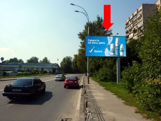 Фото рекламной плоскости по адресу Кировоградская ул. - ул. Монтажников, светофор