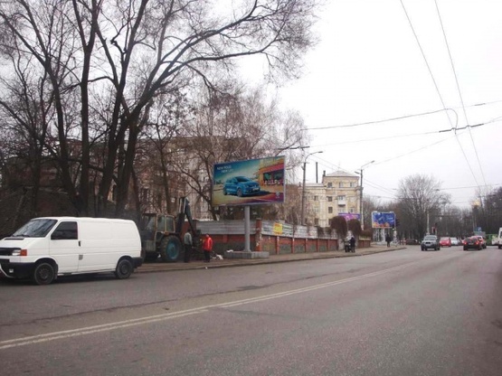 Фото рекламной плоскости по адресу Нигояна Сергея просп. (Калинина ул.) - Леваневского ул., (500м. к ст.м. Вокзальная, Парк им. Калинина, Армянская церковь), в направл. просп. Калинина