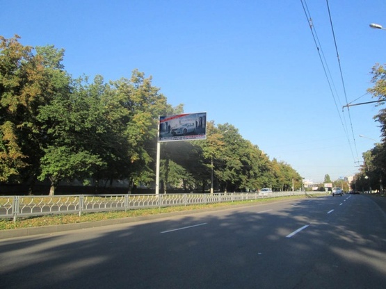 Фото рекламної площини за адресою Юбилейный просп.67(№1) (50-ти летия ВЛКСМ просп), (детская поликлиника №7, ПриватБанк, "Кулиничи"), в направл. Салтовского шоссе
