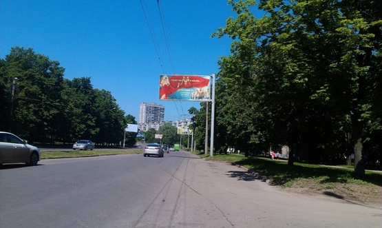 Фото рекламної площини за адресою Юбилейный просп. 73 (50-ти летия ВЛКСМ просп), (ТЦ "Квинта", УкрСоцБанк, аптека 911, маркет "АТБ", ОщадБанк), в направл. центра города