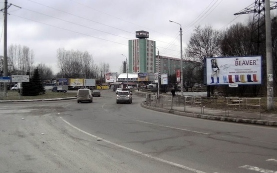 Фото рекламной плоскости по адресу Хмельницкого Б. ул. - Липинского ул. (АЗС " WOG", АЗС "ANP", гипермаркет "Эпицентр", гостиница "Волтер"), внаправл. в центр города