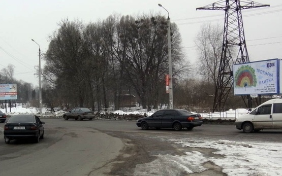 Фото рекламной плоскости по адресу Хмельницкого Б. ул. - Липинского ул. (АЗС " WOG", АЗС "ANP", гипермаркет "Эпицентр", гостиница "Волтер"), круг, левая сторона