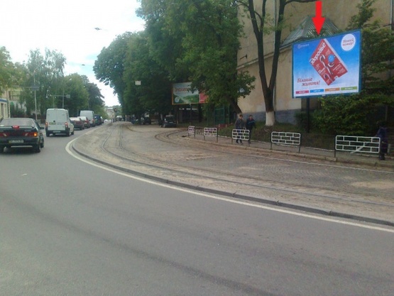 Фото рекламной плоскости по адресу Лычаковская ул. - Пасичная ул., (Лычаковский сад, Покровская церковь, спорт.школа №7, ОщадБанк, УкоПромБанк), направл. из города