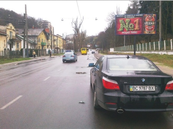 Фото рекламной плоскости по адресу Стуса ул., (Спорткомплекс "Динамо", ресторан "Динамо блюз", парк Железная Вода, Снопковский парк), в напр. стадиона "Украина"