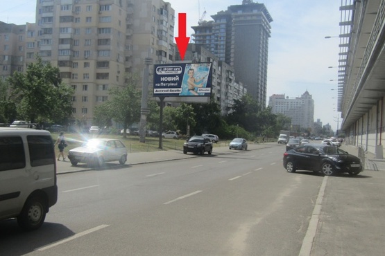 Фото рекламной плоскости по адресу Оболонский проспект, 30 (ТРЦ "Дрим Таун", станция метро Минская), в напр. Минской площади