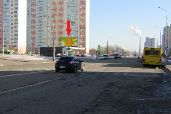 Фото рекламної площини за адресою Милославская ул. 2а , (ТЦ "Квадрат", Новая Линия). в направл. ул. Оноре де  Бальзака