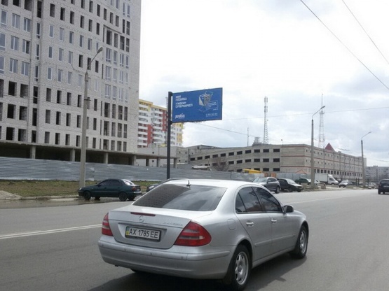 Фото рекламної площини за адресою ул. Гвардейцев Широненцов, 68-В ( ТЦ ЭКВАТОР, СМ ВЕЛМАРТ, АЗС ANP) направление к ул. Бучмы