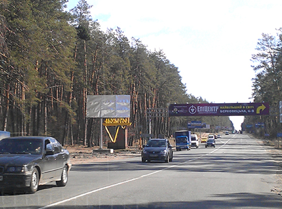 Фото рекламной плоскости по адресу Гостомельское шоссе, км 21+650 м (справа), направление в Киев