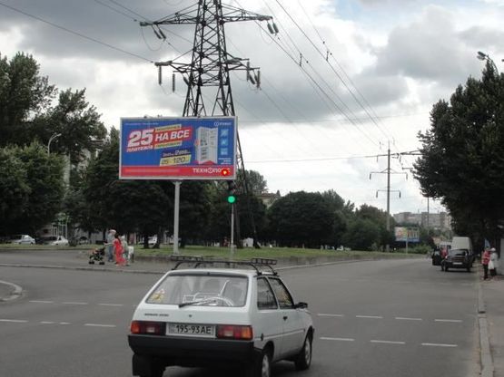 Фото рекламной плоскости по адресу Поля пр. - Стромцова ул., из центра