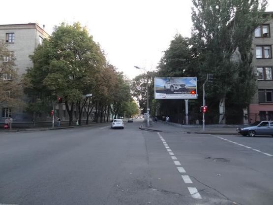 Фото рекламной плоскости по адресу Князя Владмира Великого ул. - Словацкого Юлиуша ул., в центр