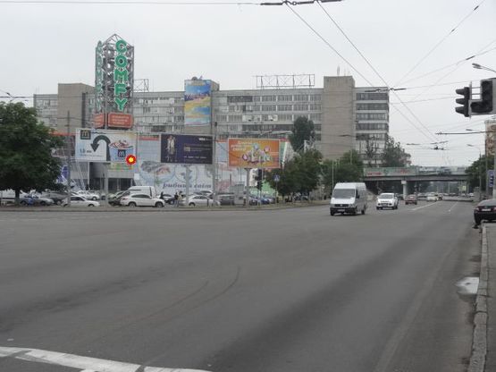 Фото рекламной плоскости по адресу Сичеславская Набережная ул. - Коцюбинского ул., возле цирка, в центр