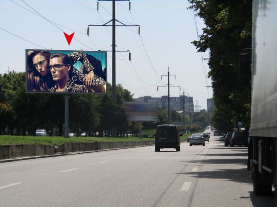 Фото рекламной плоскости по адресу m003A1,просп. О.Поля, 84, рух вгору