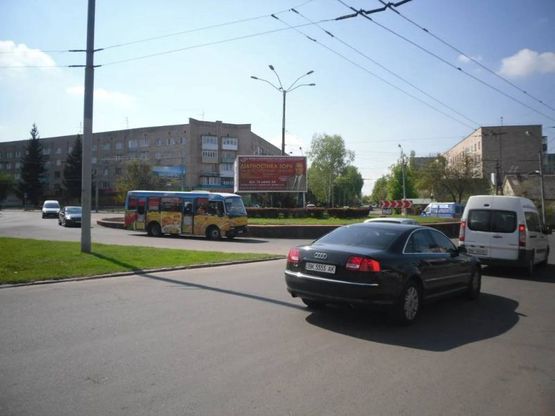 Фото рекламної площини за адресою м. Рівне, кільце на перехресті вул. Відінської та вул. Курчатова