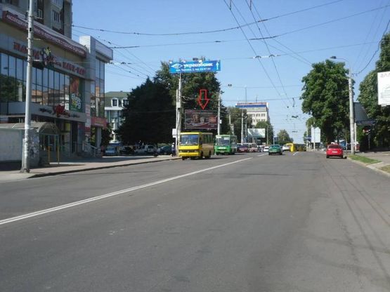 Фото рекламной плоскости по адресу м. Рівне, вул. Грушевського, перехрестя з вул. Гагаріна