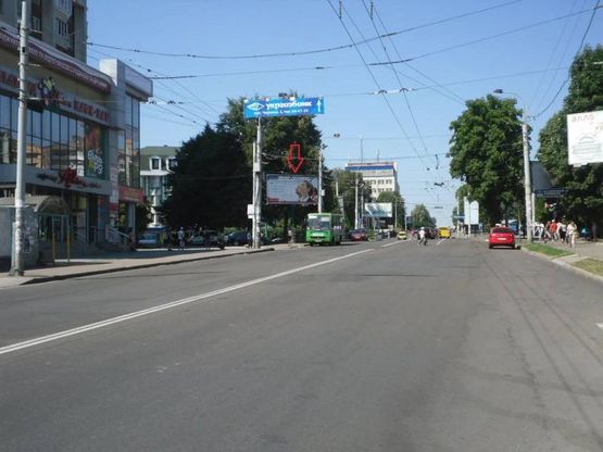 Фото рекламної площини за адресою м. Рівне, вул. Грушевського, перехрестя з вул. Гагаріна