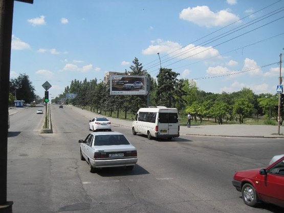 Фото рекламной плоскости по адресу вул.Перемоги – вул.Панфиловців, ст.А (призматрон)