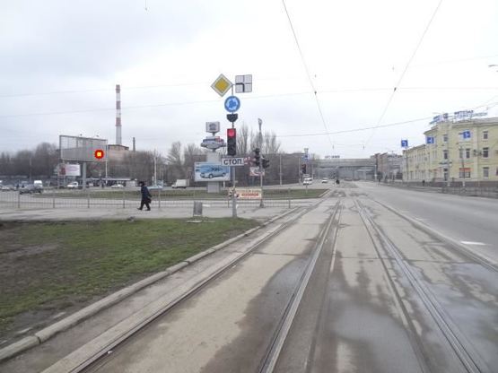 Фото рекламної площини за адресою пр.Соборний -вул.Космічна (коло), обличчям до пр.Соборного (призматрон)