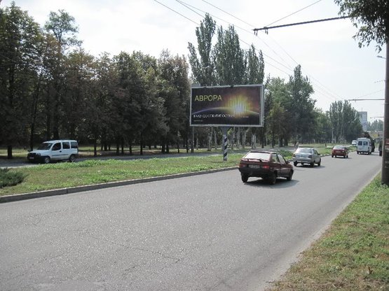 Фото рекламной плоскости по адресу вул.Бородинська, 6,  напрямок руху до райадміністрації (призматрон)