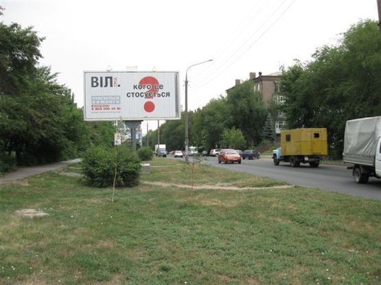 Фото рекламной плоскости по адресу вул.НезалежноїУкраїни – пл.Профсоюзів, ст.Б (призматрон)