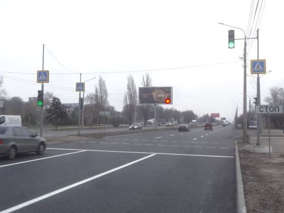 Фото рекламной плоскости по адресу Набережна магістраль  – каскад «Радуга», напр. руху до вокзалу (призматрон)