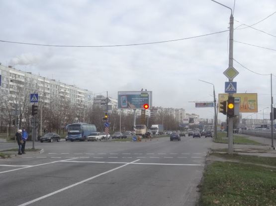 Фото рекламной плоскости по адресу Набережна магістраль  – вул.Фортечна, (гаражі), напр.руху до вокзалу (призматрон)