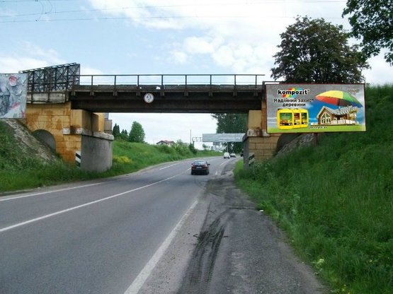 Фото рекламной плоскости по адресу Малехів (київська траса)