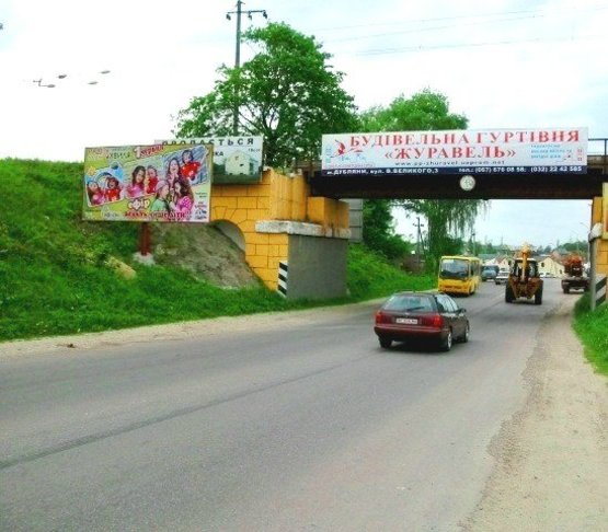 Фото рекламной плоскости по адресу Малехів (київська траса)
