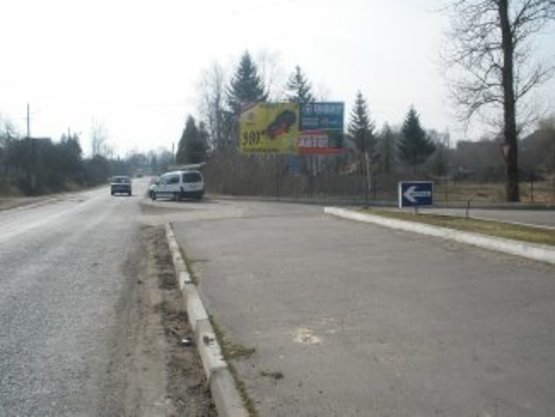 Фото рекламной плоскости по адресу м.Тлумач вїзд в місто з Івано-Франківська (заправка Укрнафта)