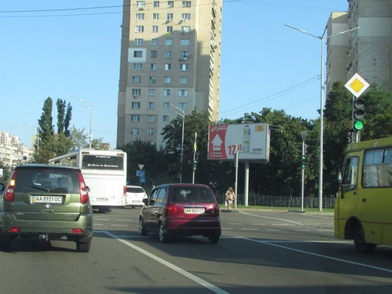 Фото рекламной плоскости по адресу Митрополита Андрея Шептицького (Луначарского) - Всеволода Нестайка (Мильчакова)