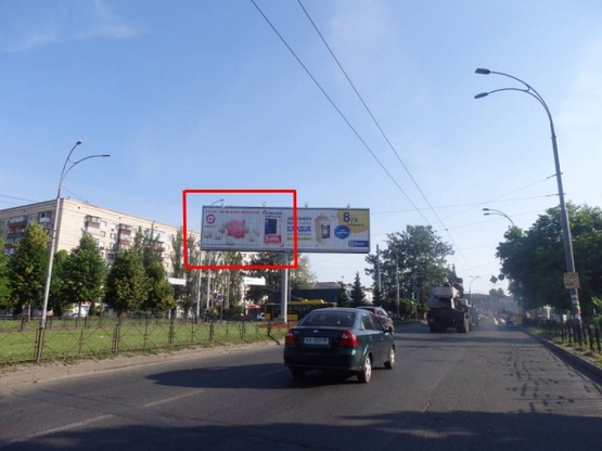 Фото рекламной плоскости по адресу Народного ополчения, 1 (разделитель) / Севастопольская площадь перед Макдоналдс