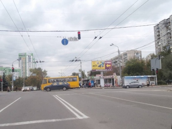 Фото рекламної площини за адресою Ивашкевича / Вышгородская