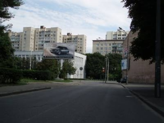 Фото рекламної площини за адресою Кловский спуск / Московская