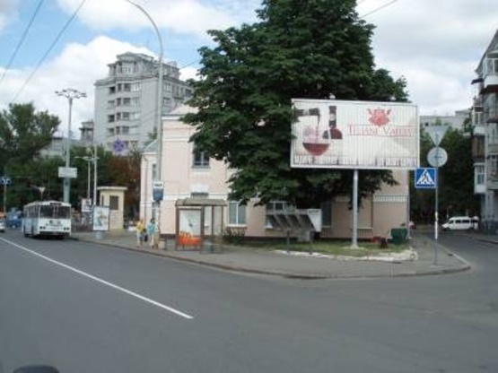 Фото рекламной плоскости по адресу Московская,3(на углу Инженерного пер.)