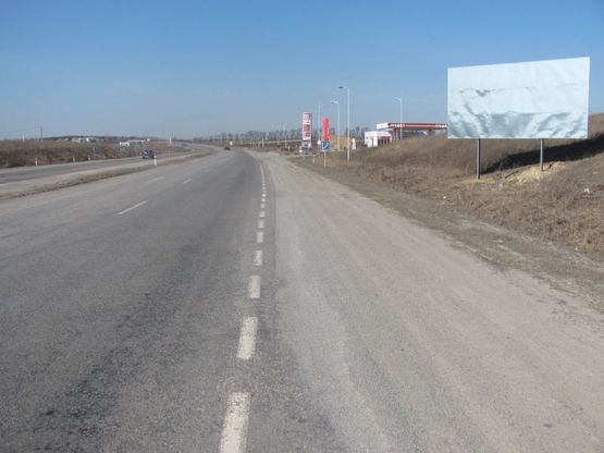 Фото рекламной плоскости по адресу Чернівецька траса 5 А (в місто) перед Лукойлом