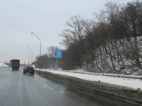 Фото рекламной плоскости по адресу Саперно-Слободская,100м от перехода