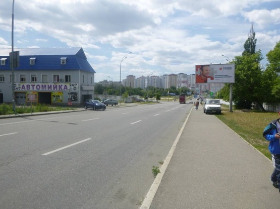 Фото рекламной плоскости по адресу Здолбунівська, за 80 метрів до вул. Ревуцького, рух в напрямку Дніпровської набережної