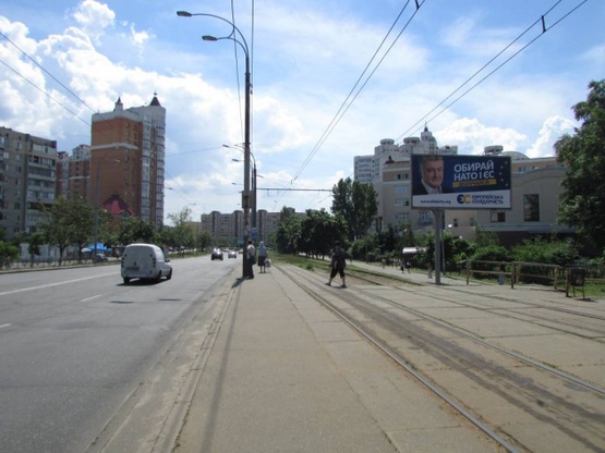 Фото рекламной плоскости по адресу Зої Гайдай, 3 ( ЕКО-Маркет )