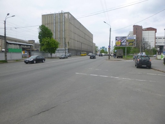 Фото рекламной плоскости по адресу Скляренка Семена / Ливарська (рух в напрямку від центру міста)