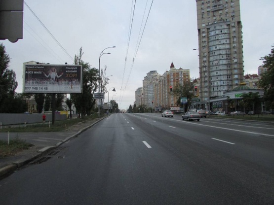 Фото рекламной плоскости по адресу Героїв Сталінграду проспект, 4 (навпроти) рух від проспекту Степана Бандери, ліворуч