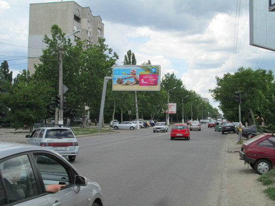 Фото рекламної площини за адресою Малиновского №51 Гайдара В3