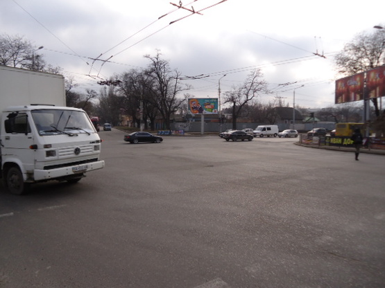 Фото рекламної площини за адресою Стуса Василия угол Мельницкой А3