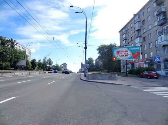 Фото рекламной плоскости по адресу Дружбы Народов бул. 18-7 А к Патона
