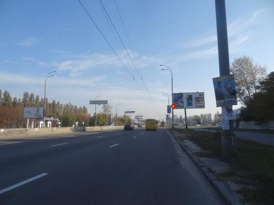 Фото рекламної площини за адресою Глушкoва пр., 9