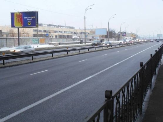 Фото рекламной плоскости по адресу Набережно-Рыбальская ул. - Подольско-Воскресенский мост от Подола