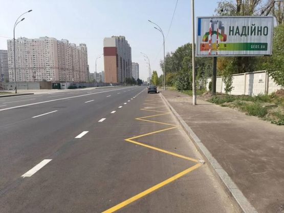 Фото рекламної площини за адресою Здолбуновская 17 , Ашан напротив, к Днепровской наб