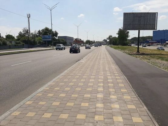 Фото рекламної площини за адресою Палладина акад. 30 напроив в центр, ТЦ Лавина