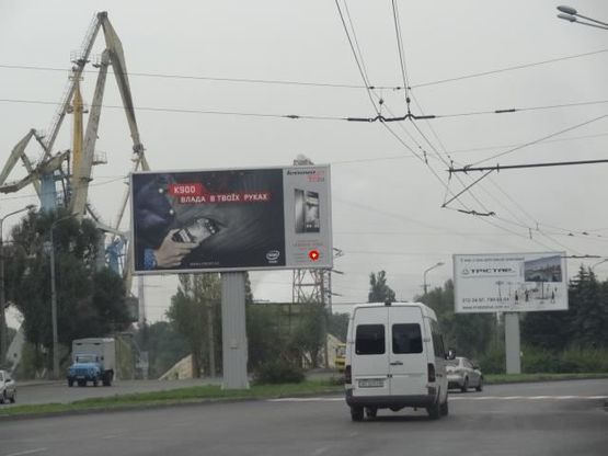 Фото рекламної площини за адресою Заводская Набережная ул., Кайдакский мост, в центр